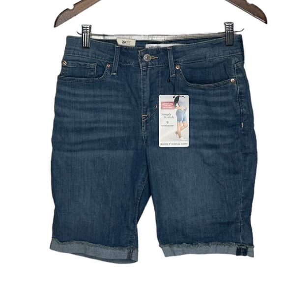 NWT Levi’s Siganture Blue Jean Shorts size 6 - Picture 1 of 7